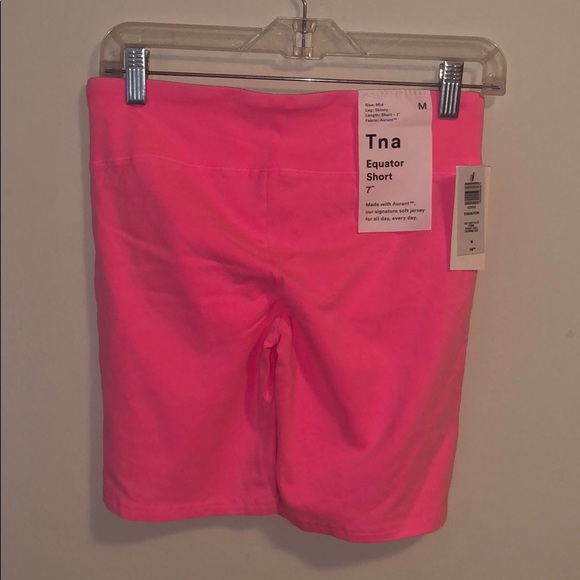TNA Aritzia Equator Short 7” Hot Pink - Picture 2 of 4